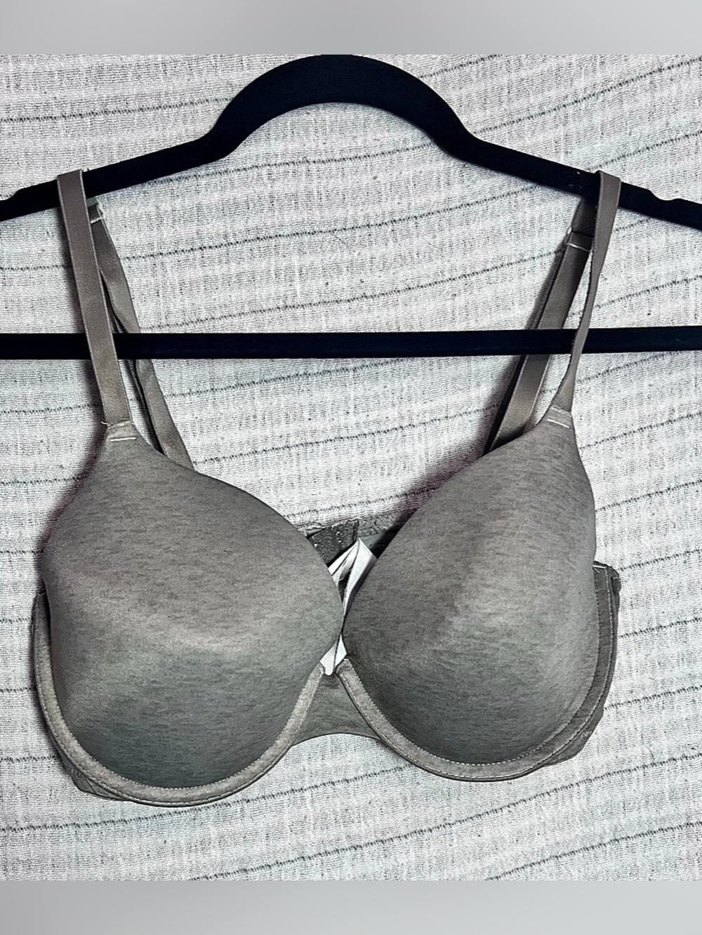 PINK Victoria's Secret Gray Wear Everywhere Bra